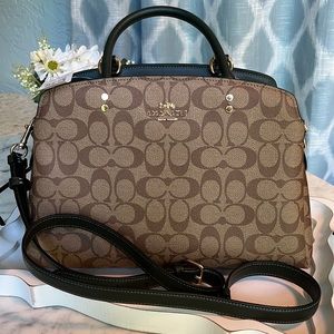 Authentic New Coach Lillie Carryall in Signature print